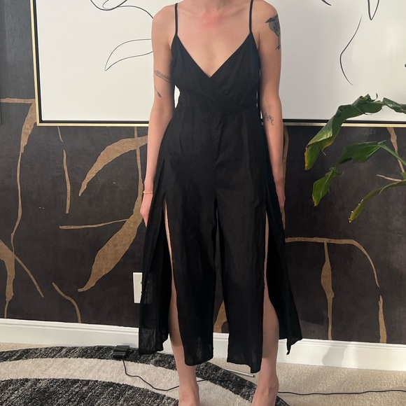 Black jumpsuit with leg slits - Picture 1 of 6
